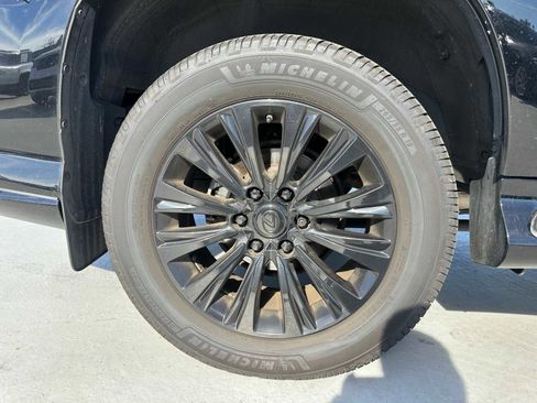 Used 2022 Lexus GX 460 Premium w/ Accessory Package image 19