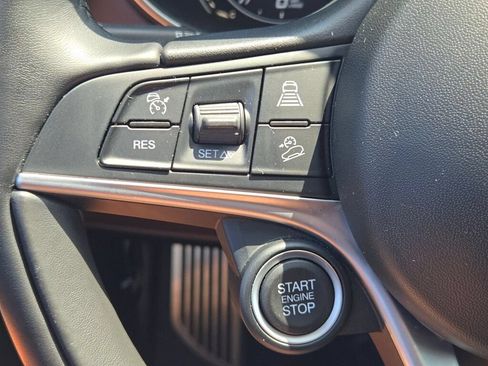 Used 2019 Alfa Romeo Stelvio Ti Lusso w/ Quick Order Package 22X Lusso AWD/4WD image 32