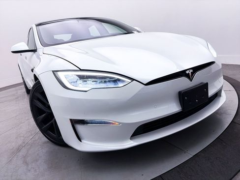 Used 2021 Tesla Model S Plaid image 7