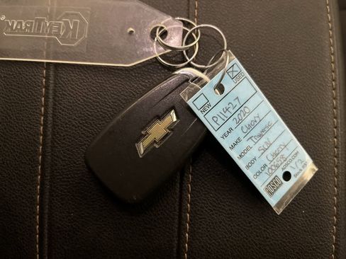 Used 2020 Chevrolet Traverse LT image 24