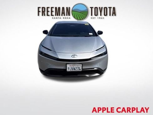 Used 2024 Toyota Prius LE FWD image 3