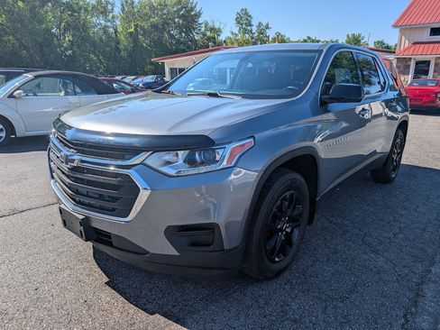 Used 2020 Chevrolet Traverse LS FWD image 3