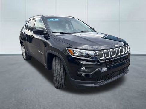 Used 2022 Jeep Compass Latitude w/ Convenience Group AWD/4WD image 5