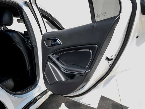 Used 2018 Mercedes-Benz GLA 250 image 45