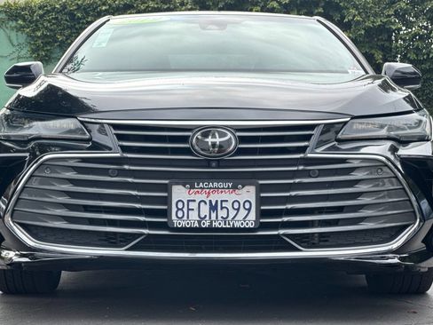 Used 2019 Toyota Avalon Limited w/ Advanced Safety Package FWD image 9