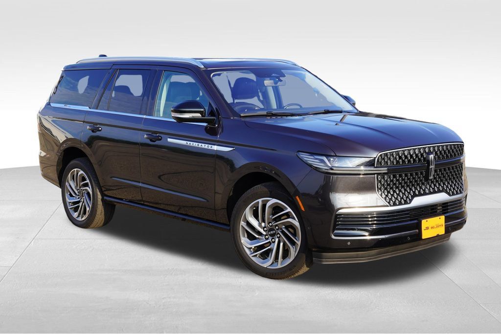 Used 2025 Lincoln Navigator Reserve AWD/4WD image 1