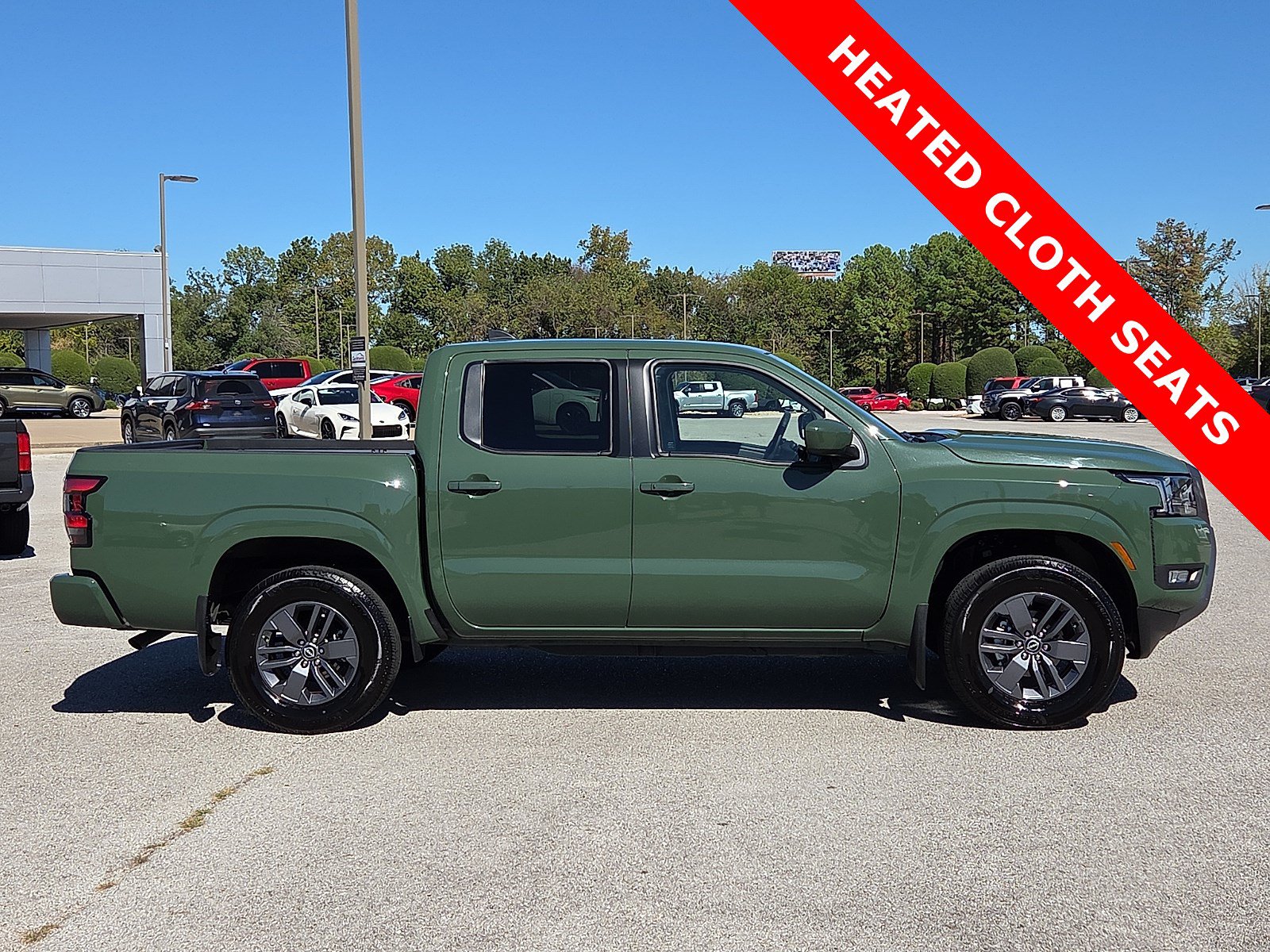 Used 2025 Nissan Frontier SV w/ SV Convenience Package AWD/4WD image 6