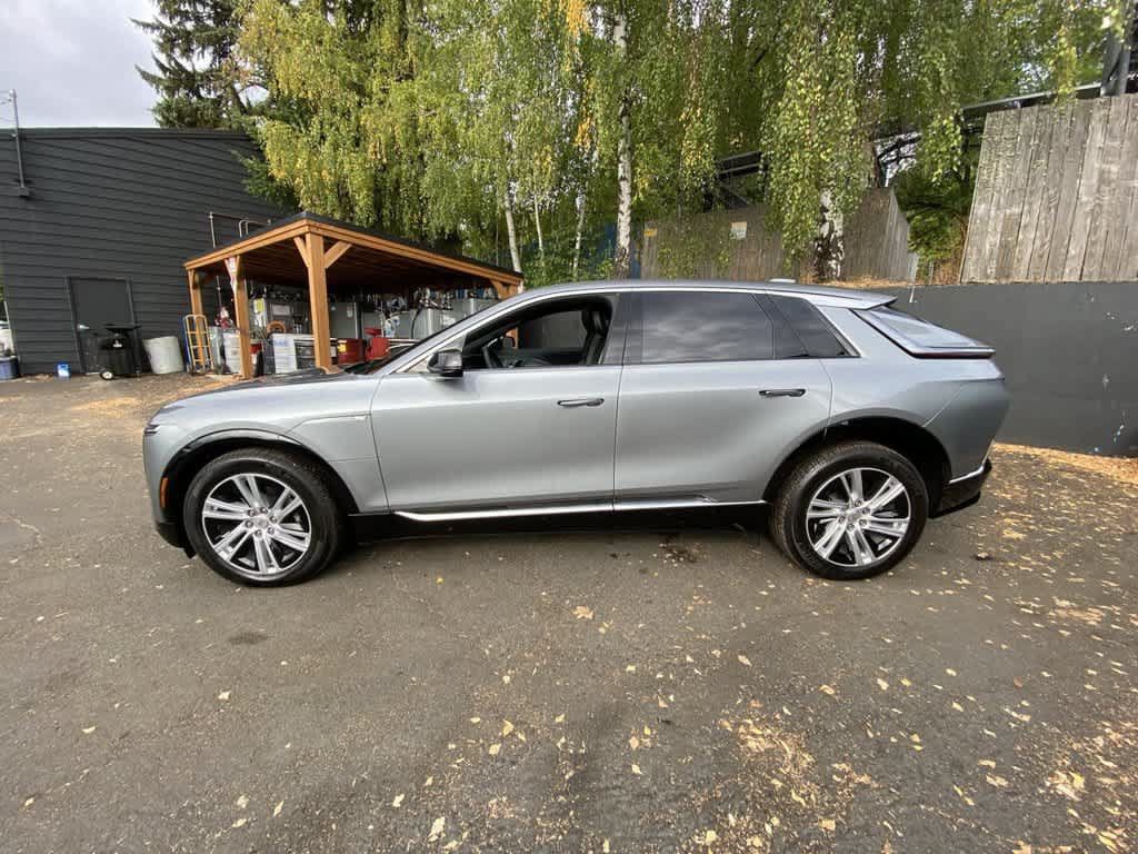 Used 2024 Cadillac Lyriq Tech AWD/4WD image 3