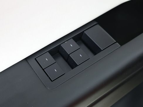 Used 2024 Tesla Cybertruck AWD Crew Cab image 21