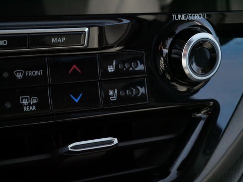 Certified 2020 Toyota Highlander Limited image 29