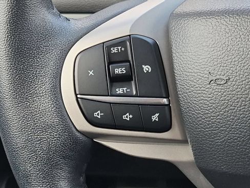 Used 2023 Ford Explorer XLT AWD/4WD image 23