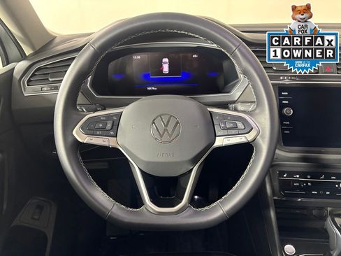 Used 2024 Volkswagen Tiguan SE image 15