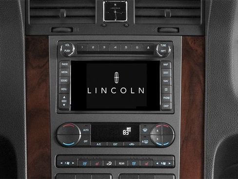 Used 2014 Lincoln Navigator 4WD image 12