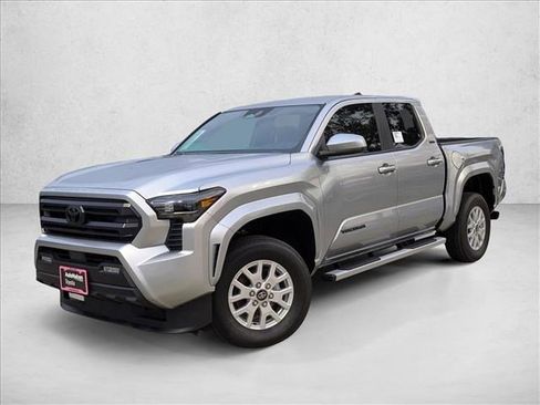 Used 2025 Toyota Tacoma SR5 image 1