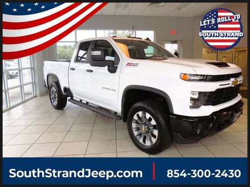 Used 2024 Chevrolet Silverado 2500 Custom w/ Custom Convenience Package AWD/4WD image 1