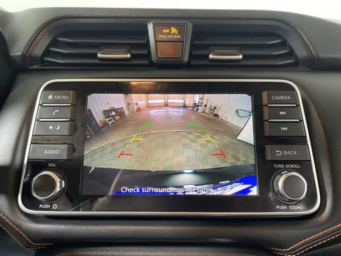 Used 2022 Nissan Versa SR image 16