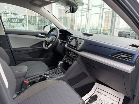 Used 2024 Volkswagen Taos SE image 30