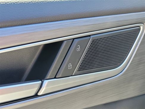 New 2026 Volkswagen Atlas Cross Sport SE image 12