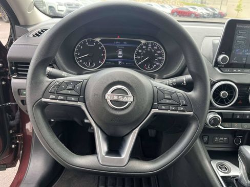 Used 2025 Nissan Sentra SV FWD image 18
