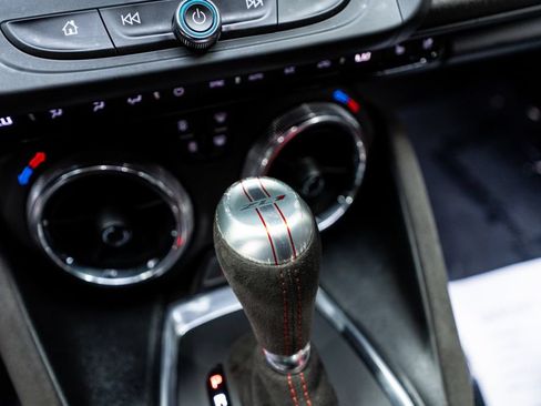 Used 2018 Chevrolet Camaro ZL1 RWD image 32