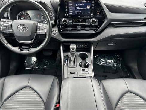 Used 2022 Toyota Highlander XSE image 4
