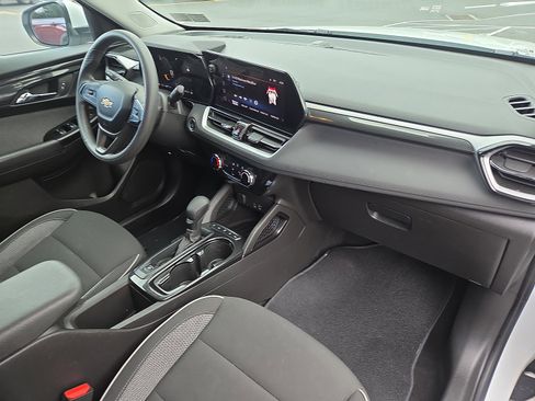 Used 2025 Chevrolet TrailBlazer LT image 18