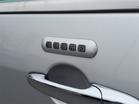 Used 2012 Lincoln MKZ image 12