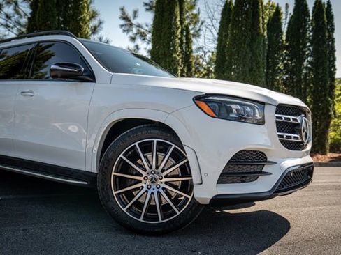 Used 2022 Mercedes-Benz GLS 450 4MATIC w/ AMG Line Exterior image 6