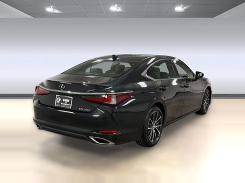 Used 2024 Lexus ES 350 w/ Premium Package FWD image 8