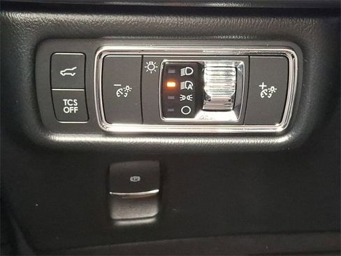 Used 2022 Lincoln Nautilus FWD image 25