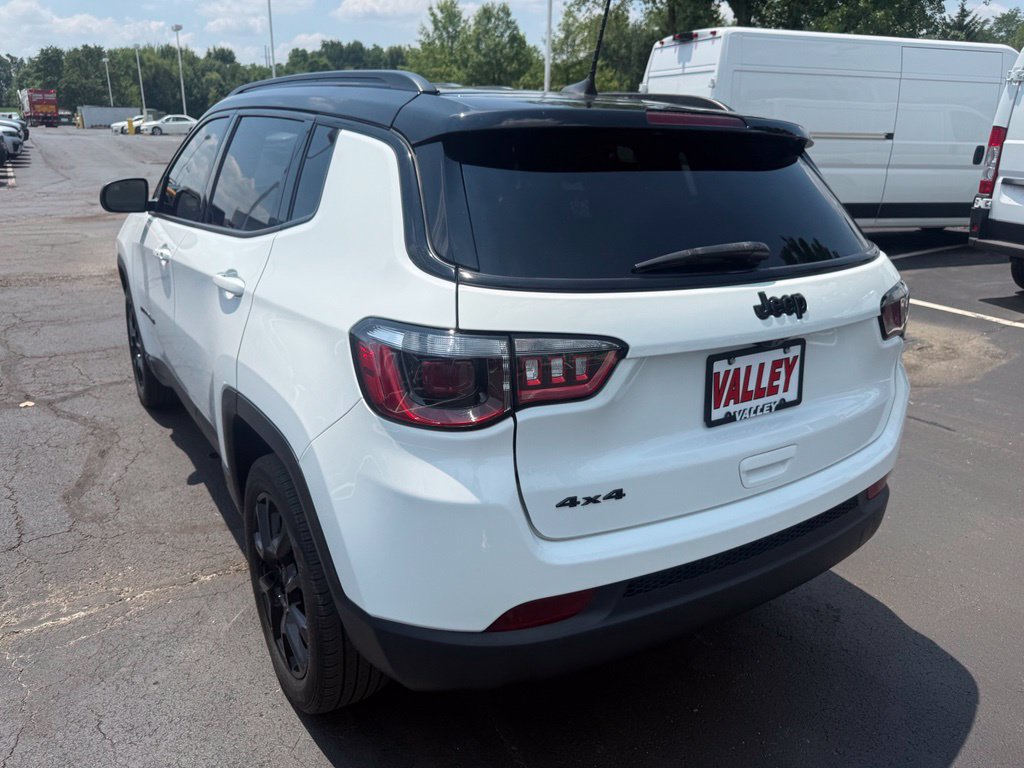 Used 2022 Jeep Compass Latitude AWD/4WD image 6