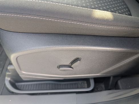 Used 2023 Ford Transit Connect XLT image 12