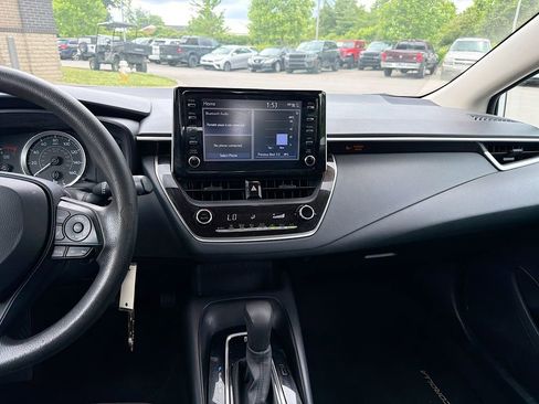 Used 2020 Toyota Corolla LE FWD image 18