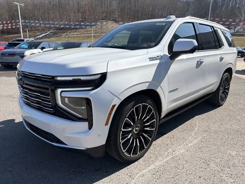 Used 2025 Chevrolet Tahoe High Country w/ LPO, Illumination Package image 10