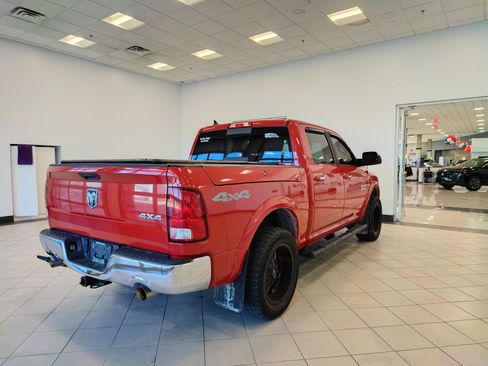 Used 2018 RAM 1500 SLT AWD/4WD image 3