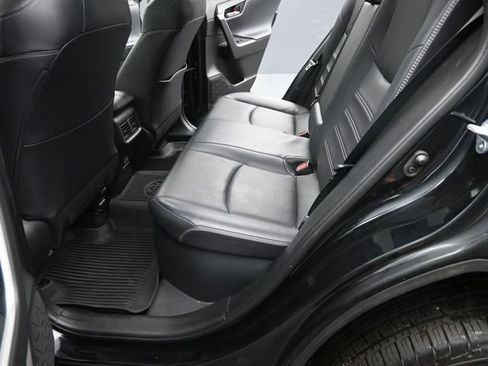 Used 2020 Toyota RAV4 Limited image 13