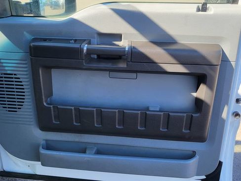 Used 2014 Ford F250 XL w/ Power Equipment Group RWD image 16