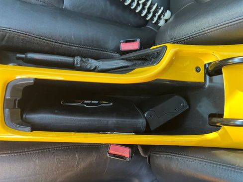 Used 2004 Chevrolet SSR w/ Preferred Equipment Group image 42