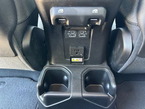 Used 2024 Jeep Wrangler Unlimited Rubicon w/ Technology Group AWD/4WD image 37