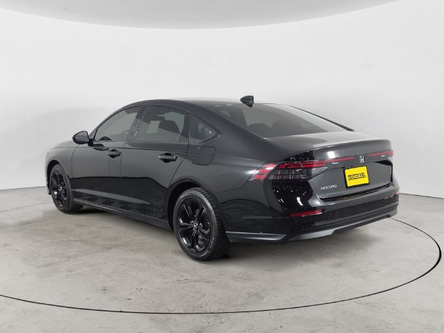 Used 2025 Honda Accord SE image 7