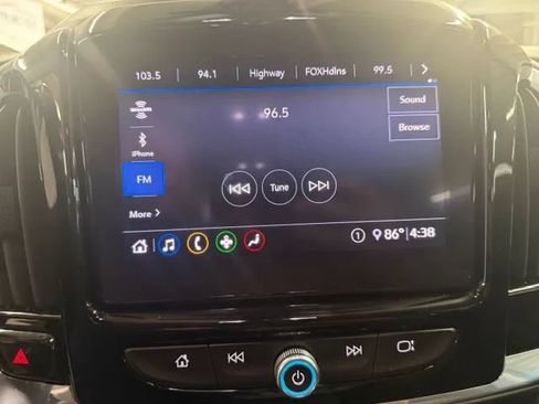 Used 2020 Chevrolet Traverse LT FWD image 15