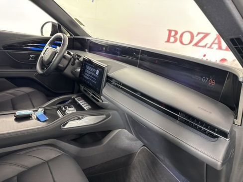 Used 2024 Lincoln Nautilus Premier w/ Jet Appearance Package image 17