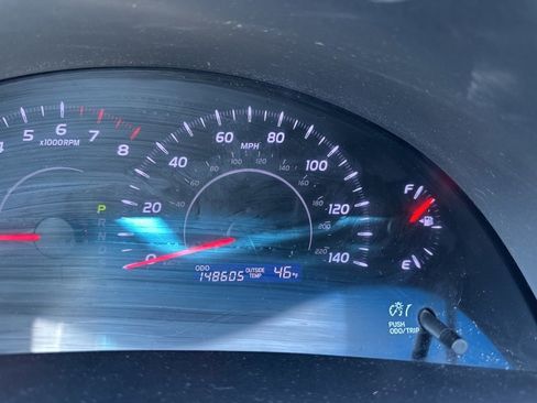 Used 2011 Toyota Camry LE image 27