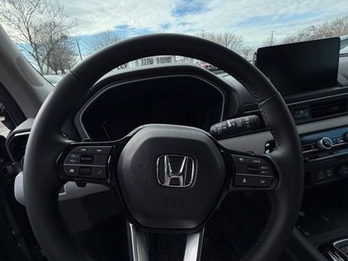 New 2025 Honda Pilot EX-L image 5