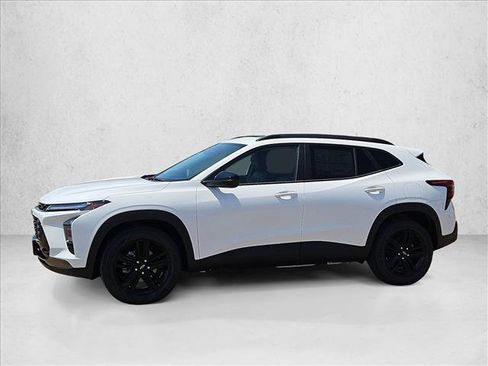 New 2026 Chevrolet Trax ACTIV w/ Sunroof Package FWD image 5