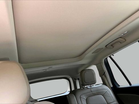 Used 2022 Lincoln Aviator Grand Touring w/ Equipment Group 301A AWD/4WD image 14
