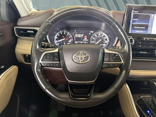 Used 2021 Toyota Highlander Platinum AWD/4WD image 14