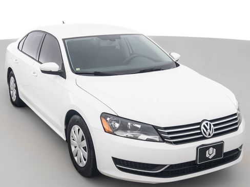 Used 2012 Volkswagen Passat 2.5 S image 1