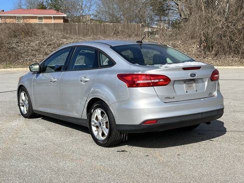 Used 2018 Ford Focus SE image 18