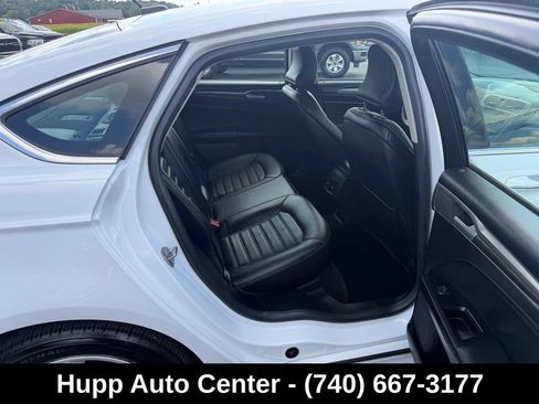 Used 2018 Ford Fusion SE w/ Fusion SE Technology Package FWD image 15